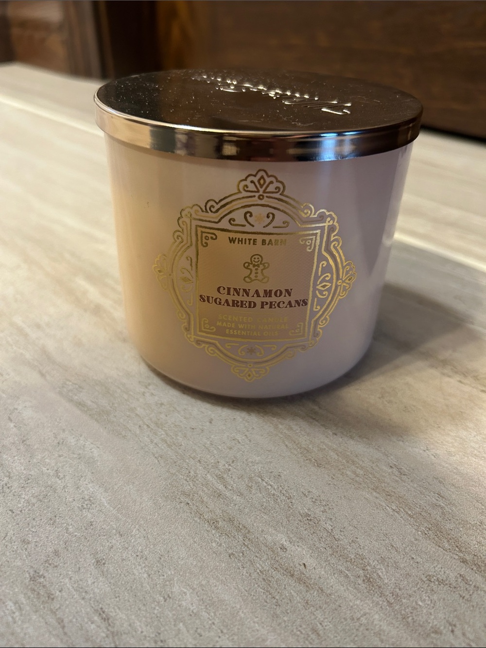 White Barn Cream Jar Candle with Gold Label and Lid - Cinnamon Sugared Pecans